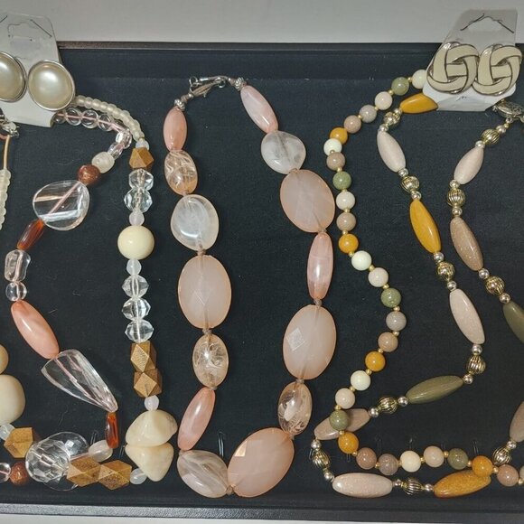 Set 3 Vintage Faux Stone Lucite Beaded Necklaces Earrings Gold Tone Multi Strand - Picture 2 of 10